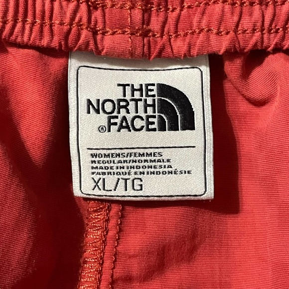 The North Face Women's Athletic Shorts - size XL - Burnt Orange Checkered Print - Picture 4 of 10